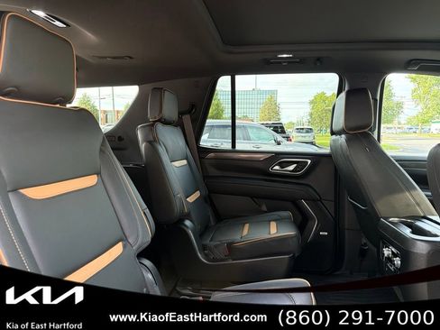 Used 2024 GMC Yukon AT4 w/ Technology Package AWD/4WD image 13