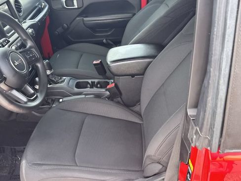 Used 2022 Jeep Wrangler Sport AWD/4WD image 13