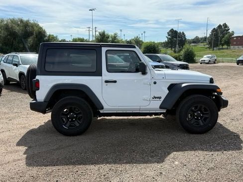 Used 2024 Jeep Wrangler Sport AWD/4WD image 7