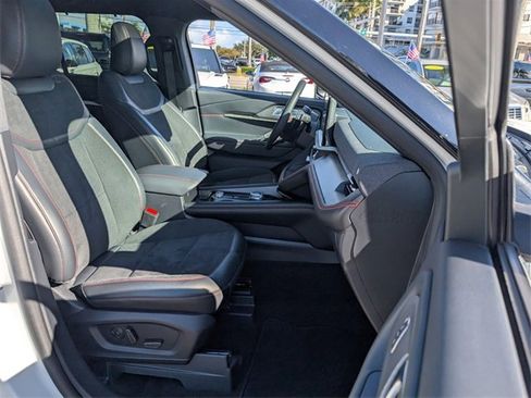 Used 2025 Ford Explorer ST image 20