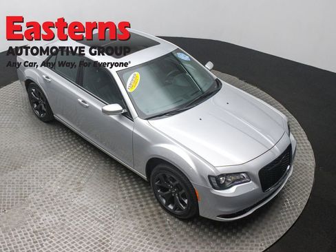 Used 2023 Chrysler 300 S image 3