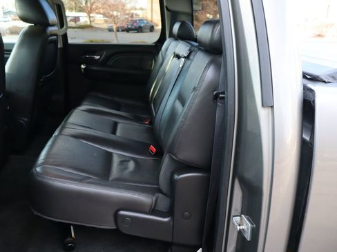 Used 2014 GMC Sierra 2500 Denali w/ Suspension Package, Off-Road image 21