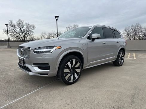Certified 2024 Volvo XC90 T8 Plus w/ Protection Package Premier image 4