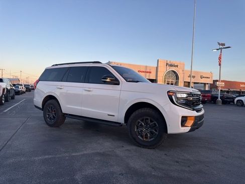 Used 2025 Ford Expedition Tremor image 5