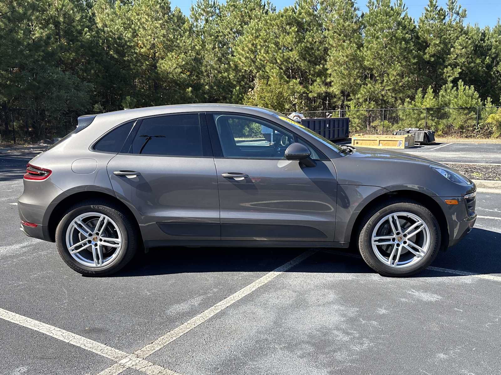 Used 2018 Porsche Macan AWD/4WD image 27