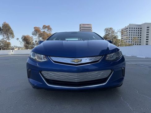 Used 2017 Chevrolet Volt LT w/ Comfort Package image 2
