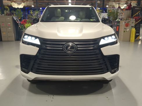 Used 2024 Lexus LX 600 4WD w/ Appearance Package image 3