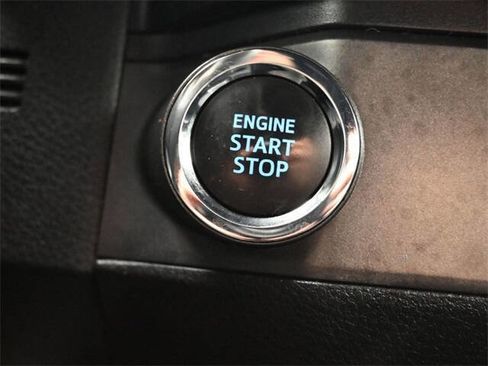 Used 2019 Toyota Tacoma SR5 image 32