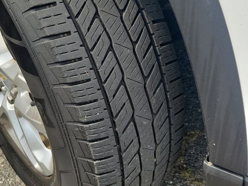 Used 2019 Chevrolet Traverse LT w/ LPO, Floor Liner Package AWD/4WD image 13