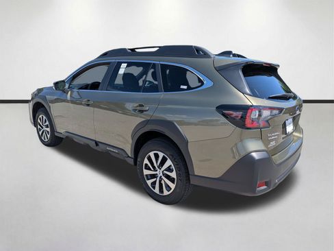 Used 2025 Subaru Outback Premium AWD/4WD image 6