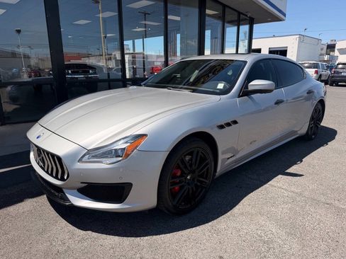 Used 2018 Maserati Quattroporte S GranSport Q4 AWD/4WD image 1