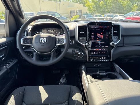 New 2026 RAM 1500 4x4 Crew Cab image 18