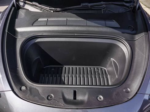 Used 2022 Tesla Model Y Performance image 27