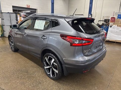 Used 2021 Nissan Rogue Sport SL w/ Premium Package image 4