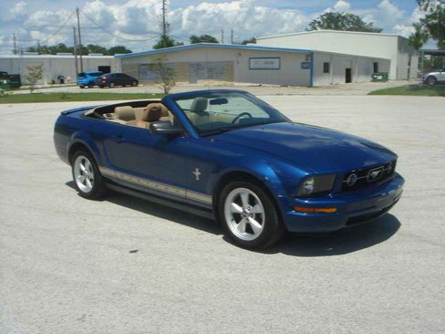 Used 2007 Ford Mustang V6 Deluxe image 3