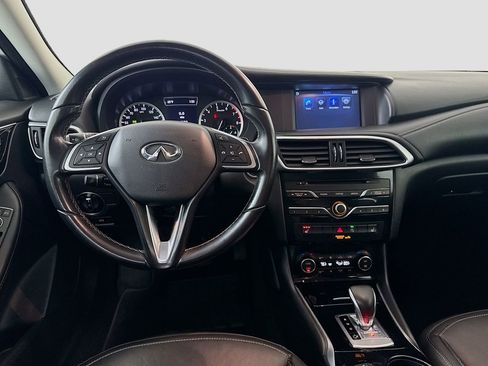 Used 2018 INFINITI QX30 AWD image 18