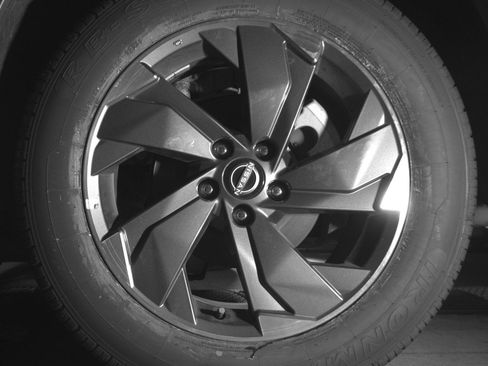 Used 2025 Nissan Rogue SV image 14