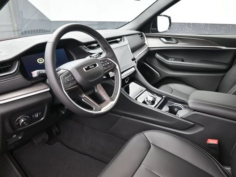 New 2026 Jeep Grand Cherokee Limited RWD image 25