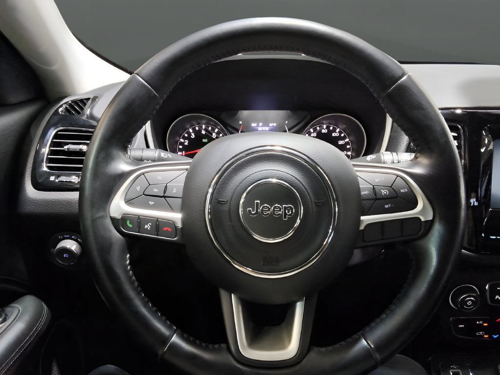 Used 2020 Jeep Compass Latitude FWD image 15