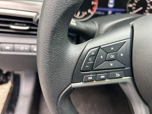 Used 2025 Nissan Altima 2.5 SV FWD image 21