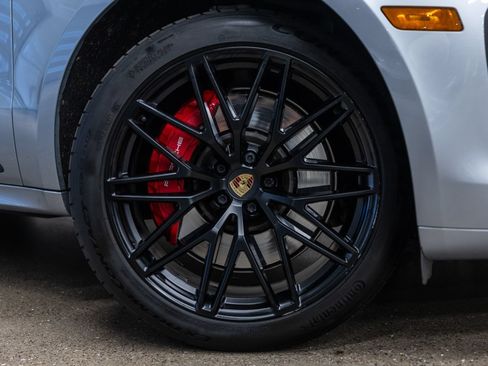 Used 2022 Porsche Macan GTS AWD/4WD image 17