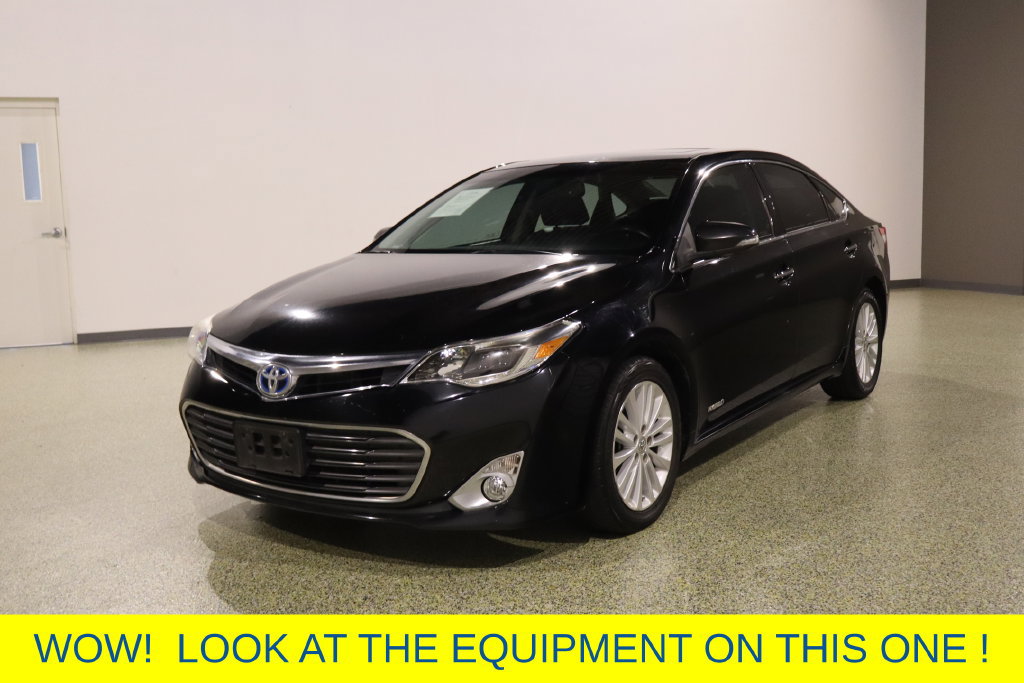Used 2013 Toyota Avalon Limited FWD image 4