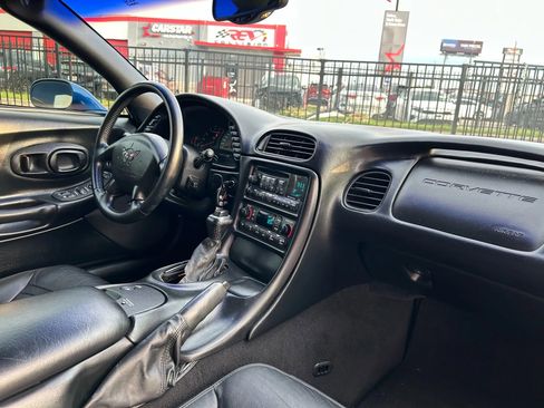 Used 2002 Chevrolet Corvette Coupe w/ Preferred Equipment Group2 image 21