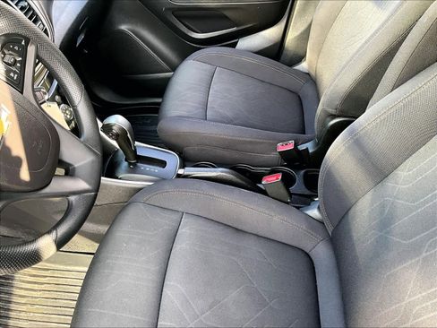 Used 2020 Chevrolet Trax LT AWD/4WD image 20