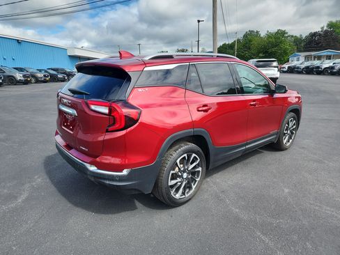 Certified 2022 GMC Terrain SLT w/ Infotainment Package II AWD/4WD image 8