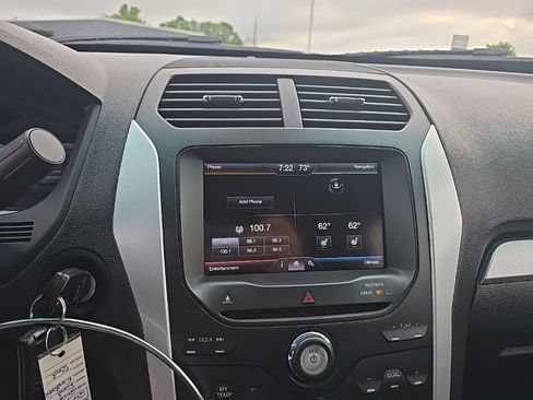 Used 2013 Ford Explorer XLT FWD image 17