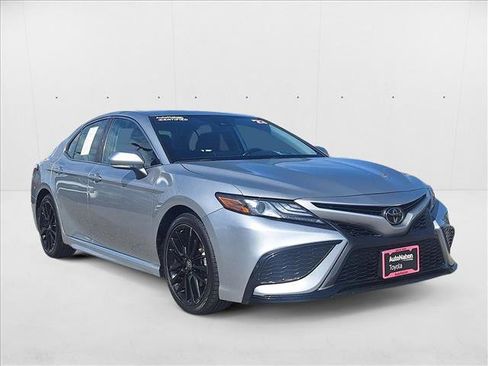 Used 2023 Toyota Camry XSE image 3