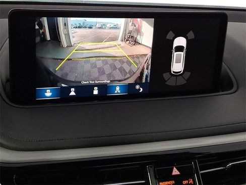 Used 2023 Acura MDX FWD w/ Technology Package image 17