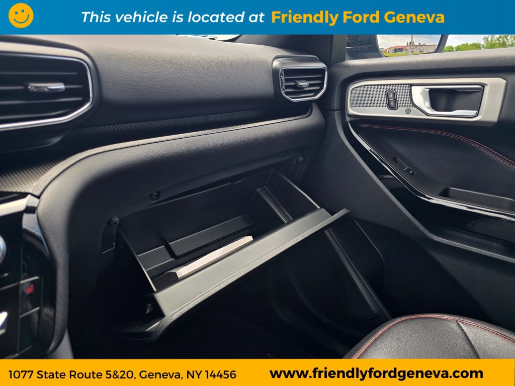 Used 2023 Ford Explorer ST-Line AWD/4WD image 29