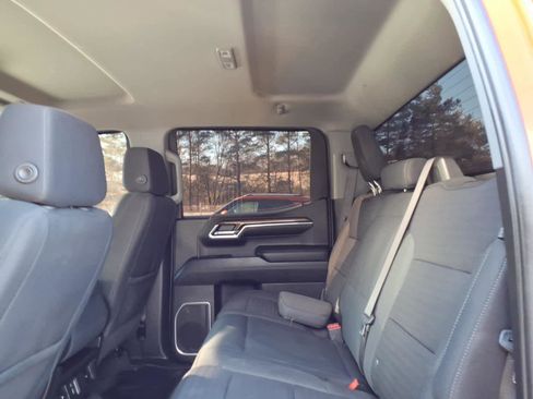 Used 2023 Chevrolet Silverado 1500 LT image 9