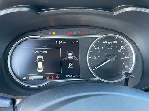 Used 2025 Nissan Versa SV FWD image 38