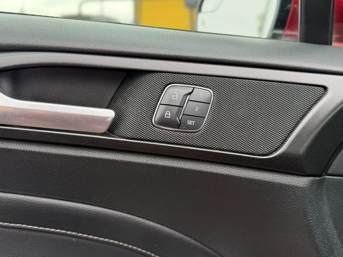 Used 2017 Ford Fusion Energi Titanium FWD image 21