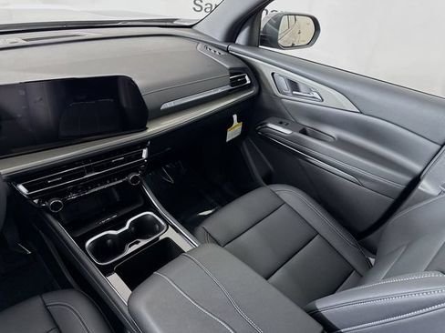 New 2026 Chevrolet Traverse LT AWD/4WD image 24