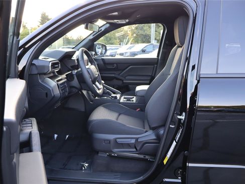 Used 2026 Toyota 4Runner SR5 AWD/4WD image 12