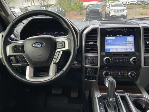 Used 2017 Ford F150 Lariat w/ Equipment Group 502A Luxury AWD/4WD image 13