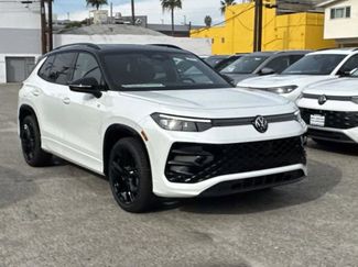 New 2026 Volkswagen Tiguan SE R-Line video 1