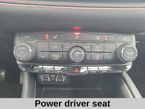 Used 2025 Dodge Durango GT AWD/4WD image 7