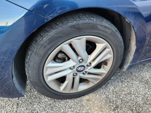 Used 2020 Hyundai Elantra SEL FWD image 10
