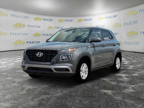 New 2025 Hyundai Venue SE image 5