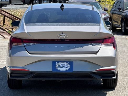 Used 2021 Hyundai Elantra SEL w/ Convenience Package FWD image 5