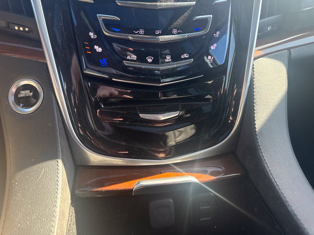 Used 2020 Cadillac Escalade ESV Luxury RWD image 19