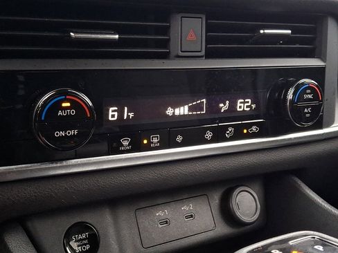 Used 2025 Nissan Rogue SV image 15