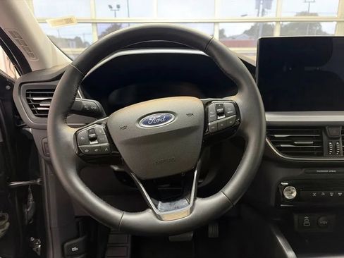 Used 2025 Ford Escape Platinum AWD/4WD image 24