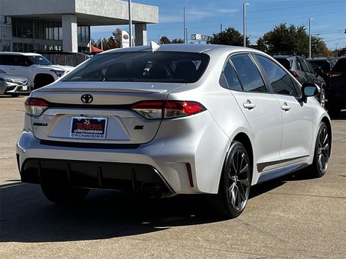 Used 2023 Toyota Corolla SE image 4