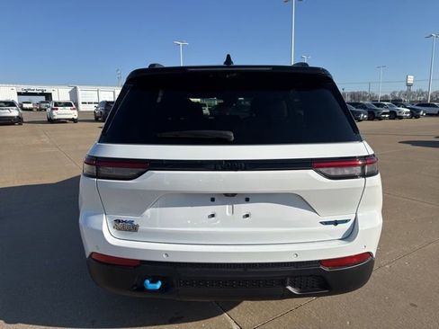 Used 2024 Jeep Grand Cherokee Trailhawk w/ Luxury Tech Group III image 4