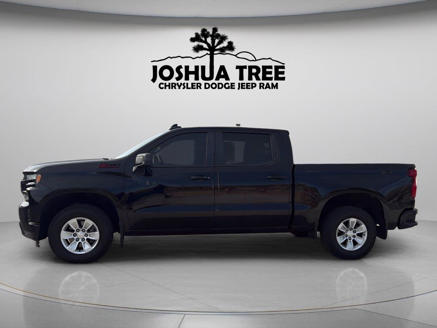 Used 2022 Chevrolet Silverado 1500 LT w/ Bed Protection Package RWD image 6